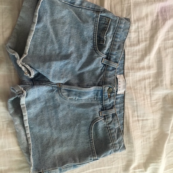 woman’s jean shorts - Picture 1 of 2